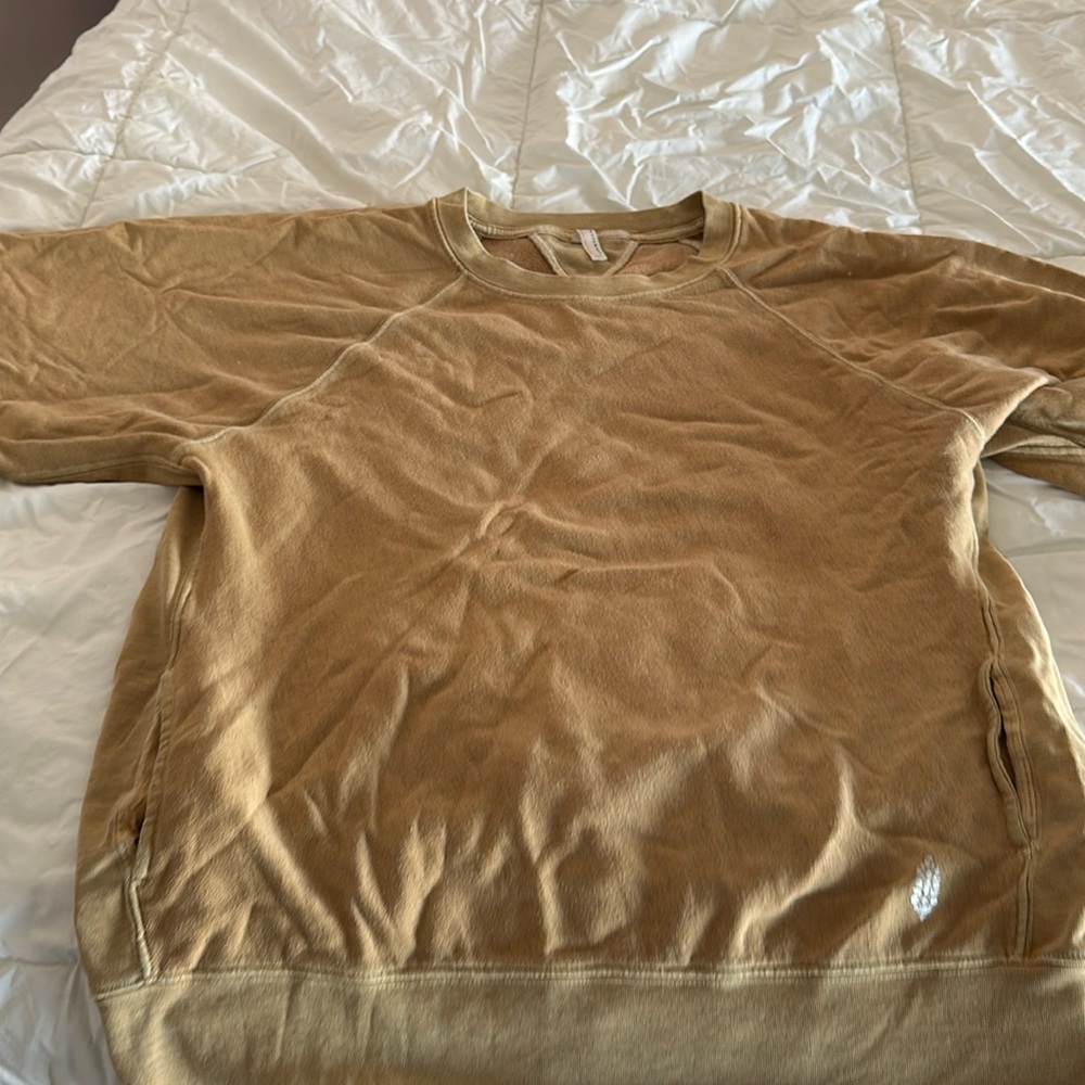 Yellow pullover with pockets